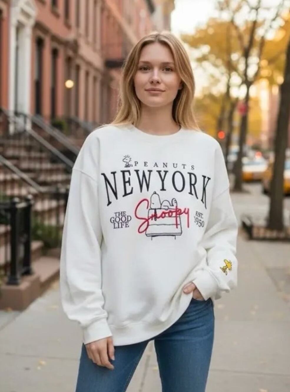 Peanuts Snoopy Womens L Ivory Embroidered Crewneck New York Sweatshirt Cozy NWT
